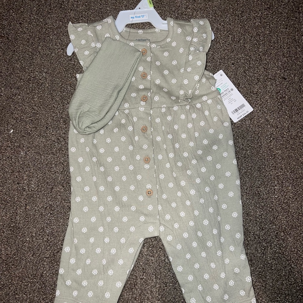 Carter's baby girl outfit